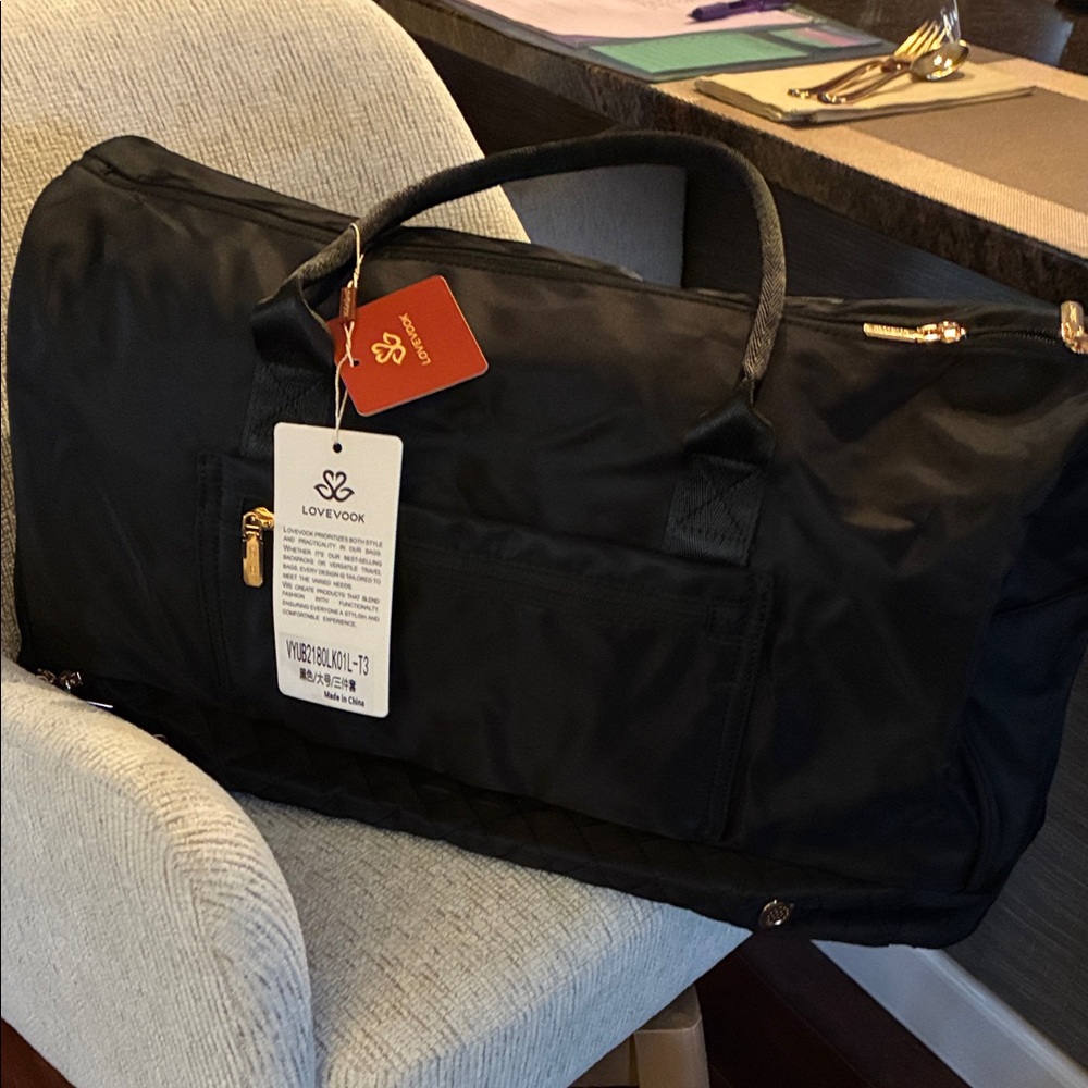 Black women’s Travel Bag